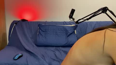 AHSLEY online show from February 28, 2025, 3:48 pm