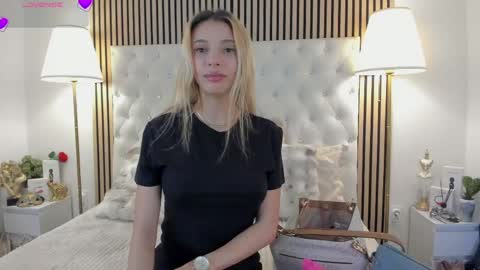 Snapshot of ai_bamby chatting on June 7, 2026, 8:18 am Sarah online show from June 7, 2026, 8:18 am