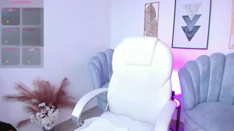 AIDA ADAMS online show from February 3, 2026, 12:21 pm