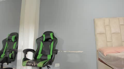 Snapshot of aida_rose chatting on February 4, 2025, 9:20 pm karoline online show from February 4, 2025, 9:20 pm