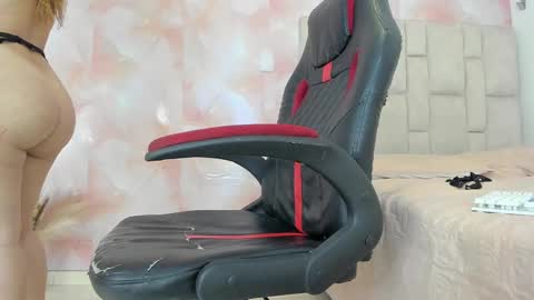 Snapshot of aida_rose chatting on March 5, 2025, 6:45 pm karoline online show from March 5, 2025, 6:45 pm