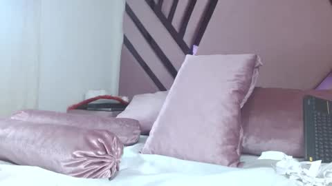 aiilynsmiith online show from January 16, 2026, 6:50 am