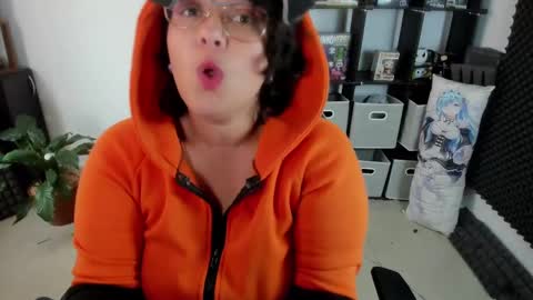 Catalina online show from December 16, 2024, 2:16 pm