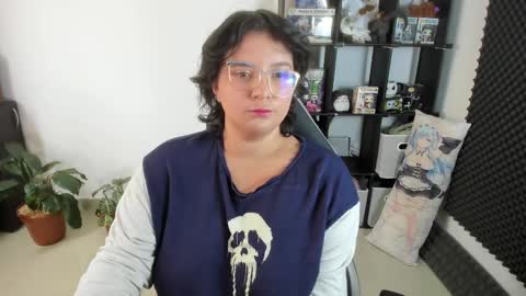 Catalina online show from January 28, 2025, 3:46 pm