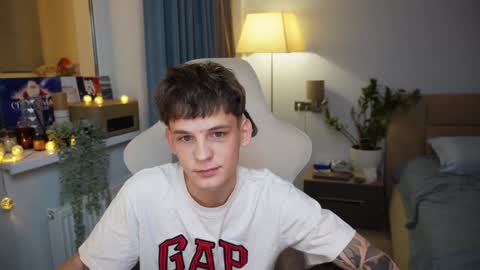 Snapshot of aiko_miracle chatting on December 16, 2024, 3:22 pm birthday here online show from December 16, 2024, 3:22 pm