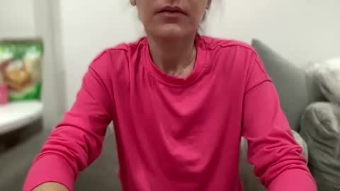 Snapshot of ailebun chatting on February 18, 2025, 4:48 am Aile online show from February 18, 2025, 4:48 am