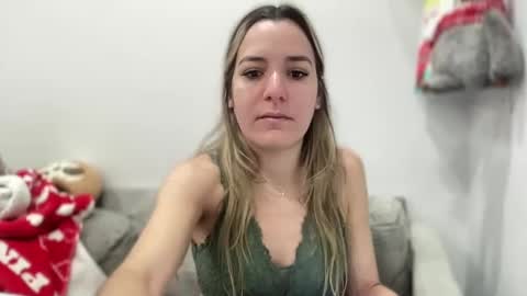 Aile online show from March 8, 2025, 1:57 pm