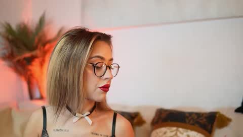  Aileen  online show from December 1, 2025, 7:19 pm