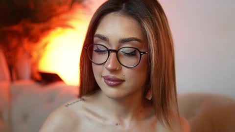 Snapshot of aileenaxa chatting on May 14, 2026, 8:15 pm Aileen online show from May 14, 2026, 8:15 pm