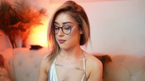 Snapshot of aileenaxa chatting on July 4, 2026, 7:31 pm Aileen online show from July 4, 2026, 7:31 pm
