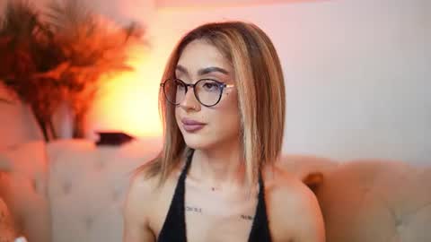 Snapshot of aileenaxa chatting on July 7, 2026, 8:13 pm Aileen online show from July 7, 2026, 8:13 pm