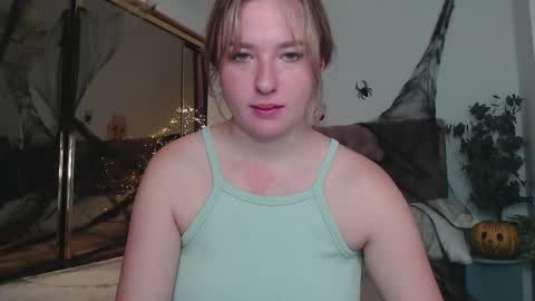 Snapshot of ailissa__fox chatting on October 25, 2025, 6:54 am Alisa online show from October 25, 2025, 6:54 am