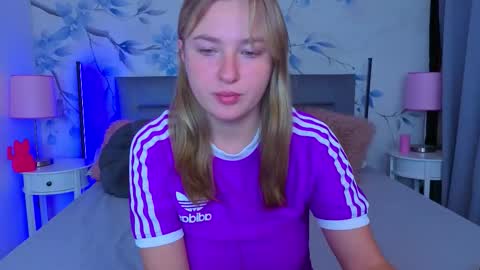 Snapshot of ailissa__fox chatting on November 6, 2025, 1:23 pm Alisa online show from November 6, 2025, 1:23 pm