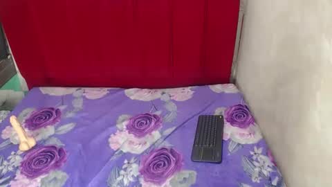 ailyncastrocm101 online show from March 8, 2026, 9:40 pm