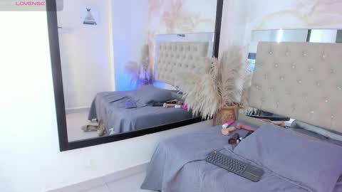 Snapshot of ainaah_ chatting on February 17, 2025, 2:37 pm Ainaah online show from February 17, 2025, 2:37 pm