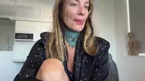 Airgead online show from June 19, 2026, 6:01 pm