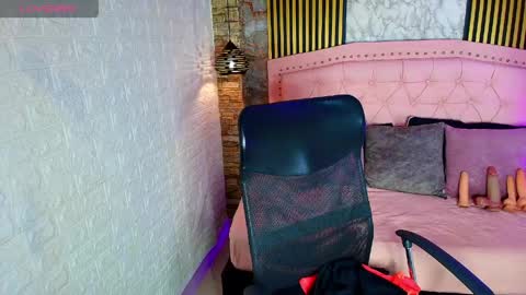 aisha__cambell online show from April 30, 2026, 10:21 am