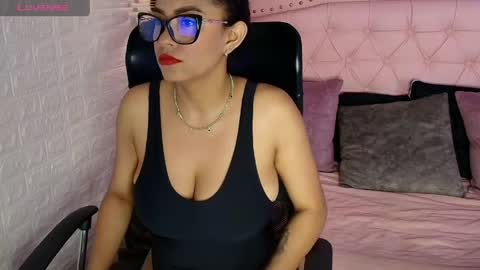 Snapshot of aisha__cambell chatting on May 4, 2026, 10:33 am aisha__cambell online show from May 4, 2026, 10:33 am