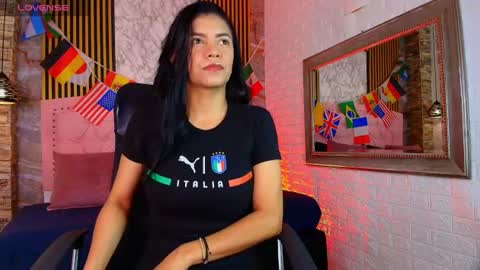 Snapshot of aisha__cambell chatting on June 16, 2026, 11:24 am aisha__cambell online show from June 16, 2026, 11:24 am