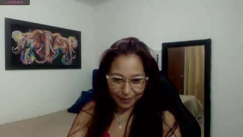 aisha_french online show from January 10, 2026, 3:25 pm