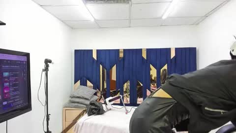 Aisha online show from April 29, 2026, 3:32 am