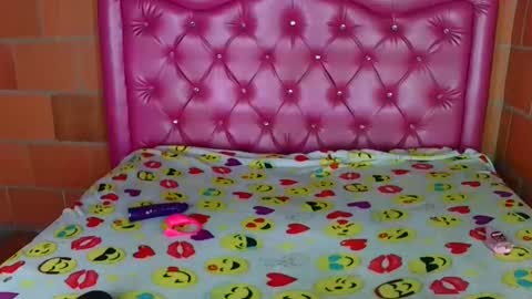 aisha koswell3 online show from October 10, 2025, 1:04 am