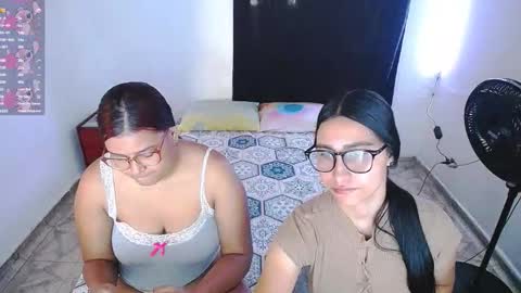 aisha_stacey0410 online show from December 20, 2025, 4:36 pm