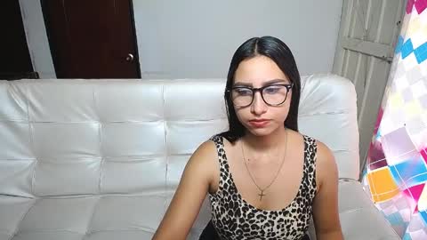 aisha_stacey0410 online show from April 5, 2026, 3:09 pm