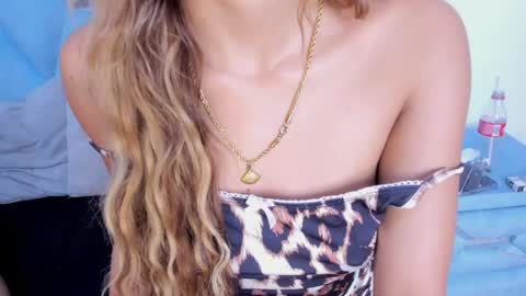 Snapshot of aisha_violeht chatting on May 24, 2026, 2:22 pm aisha_violeht online show from May 24, 2026, 2:22 pm