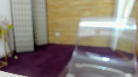 Aisha online show from December 1, 2025, 5:45 am