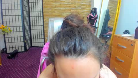 Aisha online show from March 3, 2026, 5:02 am