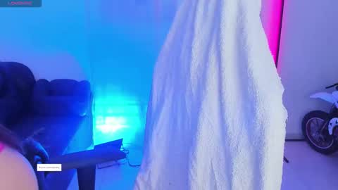 Snapshot of aishelyng20 chatting on November 23, 2025, 5:24 pm aishelyng20 online show from November 23, 2025, 5:24 pm