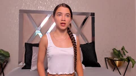 Snapshot of aitana_baker_ chatting on January 10, 2025, 12:58 pm little aitana online show from January 10, 2025, 12:58 pm