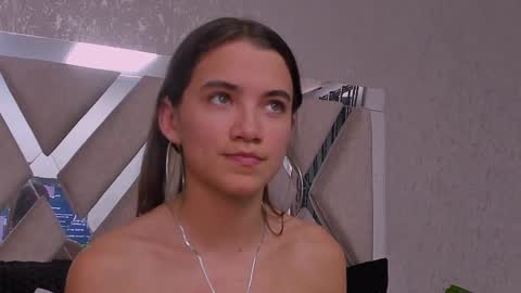 Snapshot of aitana_baker_ chatting on January 18, 2025, 3:59 pm little aitana online show from January 18, 2025, 3:59 pm