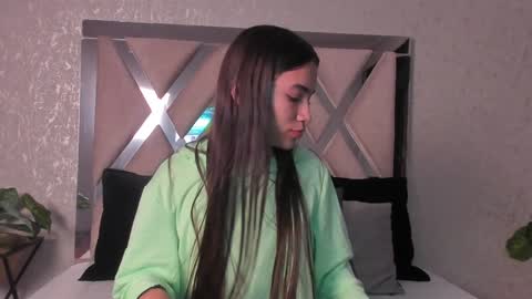 Snapshot of aitana_baker_ chatting on February 8, 2025, 12:28 pm little aitana online show from February 8, 2025, 12:28 pm