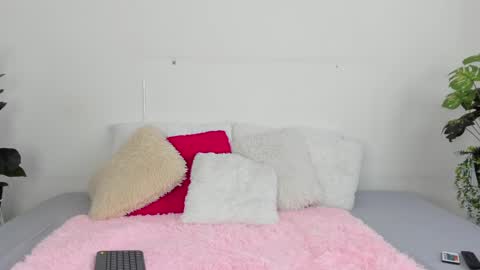 Snapshot of aitana_baker_ chatting on March 12, 2025, 1:40 pm little aitana online show from March 12, 2025, 1:40 pm