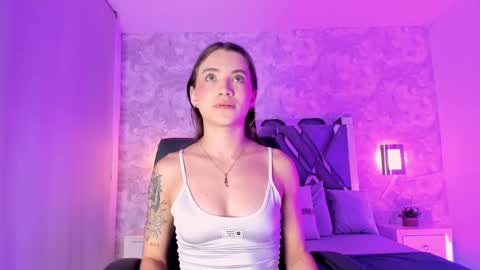 Snapshot of aitana_baker_ chatting on October 9, 2025, 3:59 am little aitana online show from October 9, 2025, 3:59 am