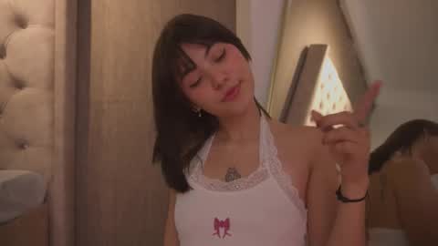 Snapshot of aitana_jhons chatting on February 16, 2026, 11:39 am Aitana Jhons online show from February 16, 2026, 11:39 am