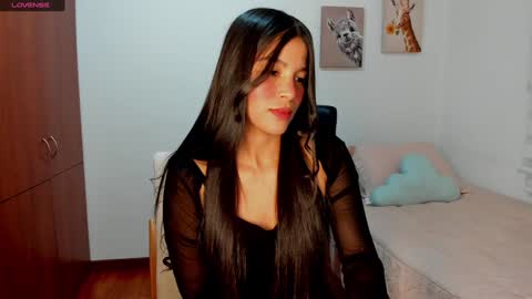 Snapshot of aitanaa1_ chatting on February 4, 2025, 12:19 am Aitana online show from February 4, 2025, 12:19 am