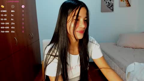 Snapshot of aitanaa1_ chatting on February 18, 2025, 9:32 am Aitana online show from February 18, 2025, 9:32 am