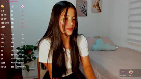 Snapshot of aitanaa1_ chatting on March 11, 2025, 8:52 am Aitana online show from March 11, 2025, 8:52 am