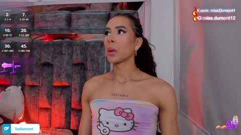 Queen Dumont   online show from December 26, 2024, 8:32 pm