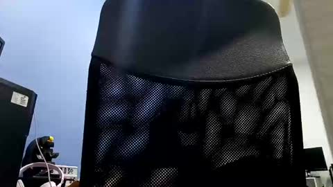 Snapshot of aj_cooper90_ chatting on January 8, 2025, 4:44 am Esteban online show from January 8, 2025, 4:44 am