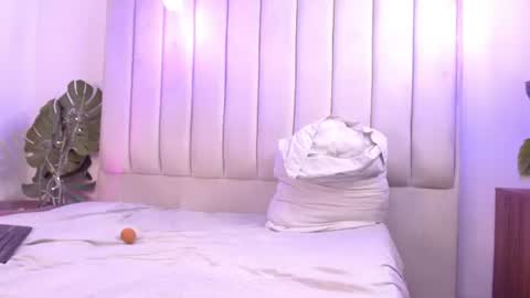 aji_golds online show from June 22, 2026, 5:43 pm