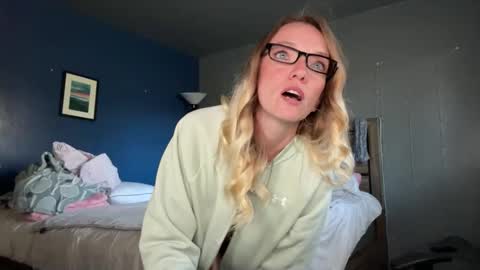 Snapshot of ajmiller25 chatting on March 3, 2026, 8:04 pm AJ online show from March 3, 2026, 8:04 pm