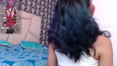 Snapshot of akane_uwu chatting on December 18, 2024, 12:51 pm A K A N E U W U online show from December 18, 2024, 12:51 pm