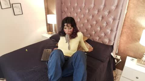 Snapshot of akane_uwu chatting on February 25, 2025, 7:47 pm A K A N E U W U online show from February 25, 2025, 7:47 pm