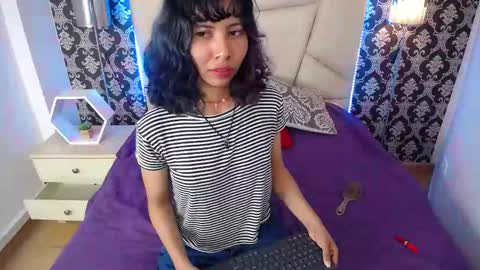 Snapshot of akane_uwu chatting on February 28, 2025, 1:05 am A K A N E U W U online show from February 28, 2025, 1:05 am