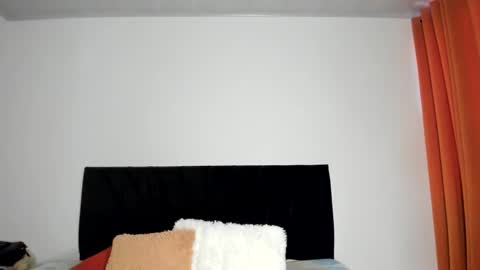 Snapshot of akanekihm chatting on May 14, 2026, 11:06 am MIRANDA online show from May 14, 2026, 11:06 am