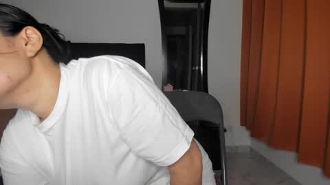Snapshot of akanekihm chatting on May 25, 2026, 9:04 am MIRANDA online show from May 25, 2026, 9:04 am